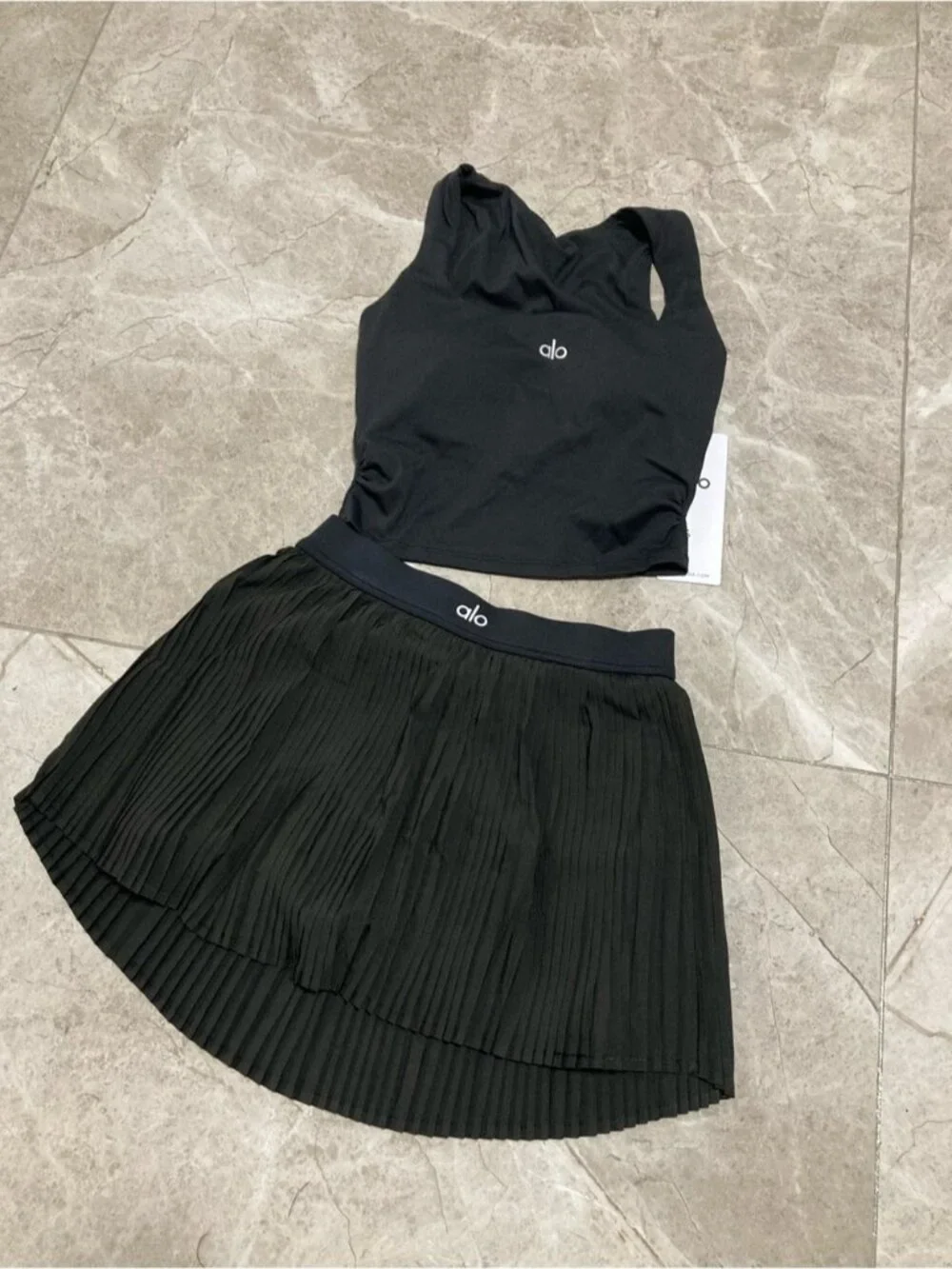 ALO Yoga Black Pleated Skort with Black Logo Crop Tank